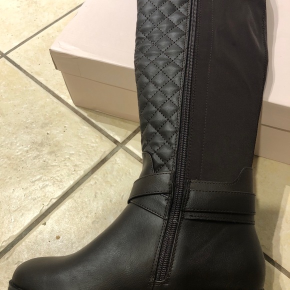 Beautiful boots - Picture 4 of 8